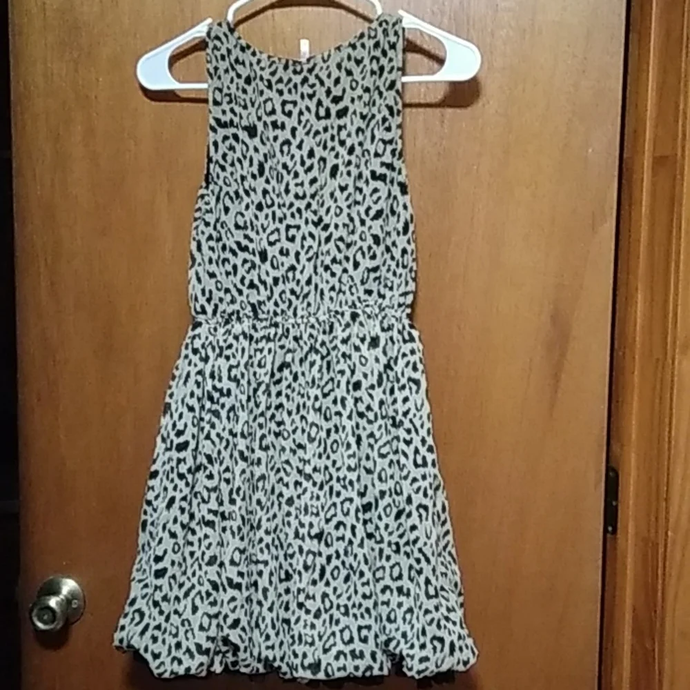Dress - Picture 2 of 3